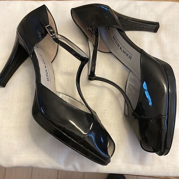 PETER KAISER BLACK PATENT HEELS.  SMALL PLATFORM IN FRONT.  NEW - Picture 5 of 9
